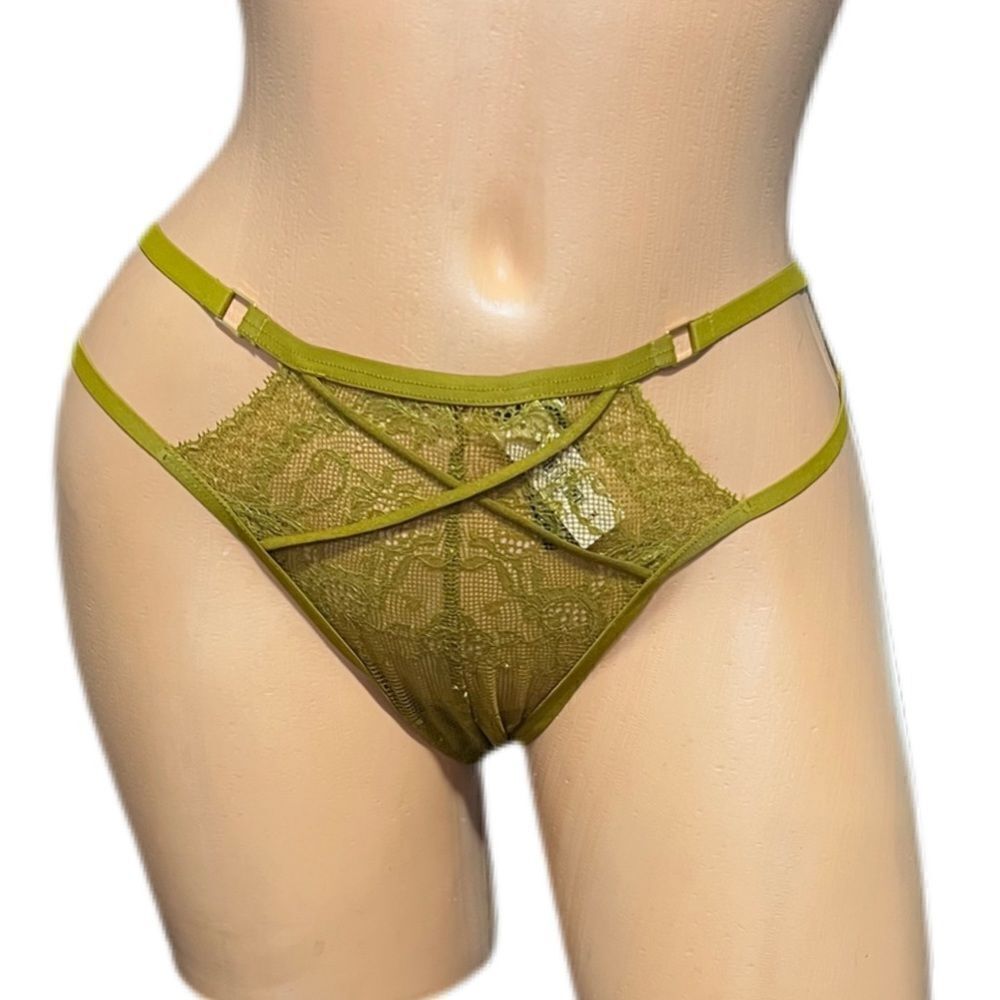 Victoria’s Secret Sexy Strappy Lace thong panty Medium